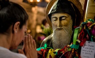 Oración a san Charbel para pedir un favor o un milagro por su intercesión
