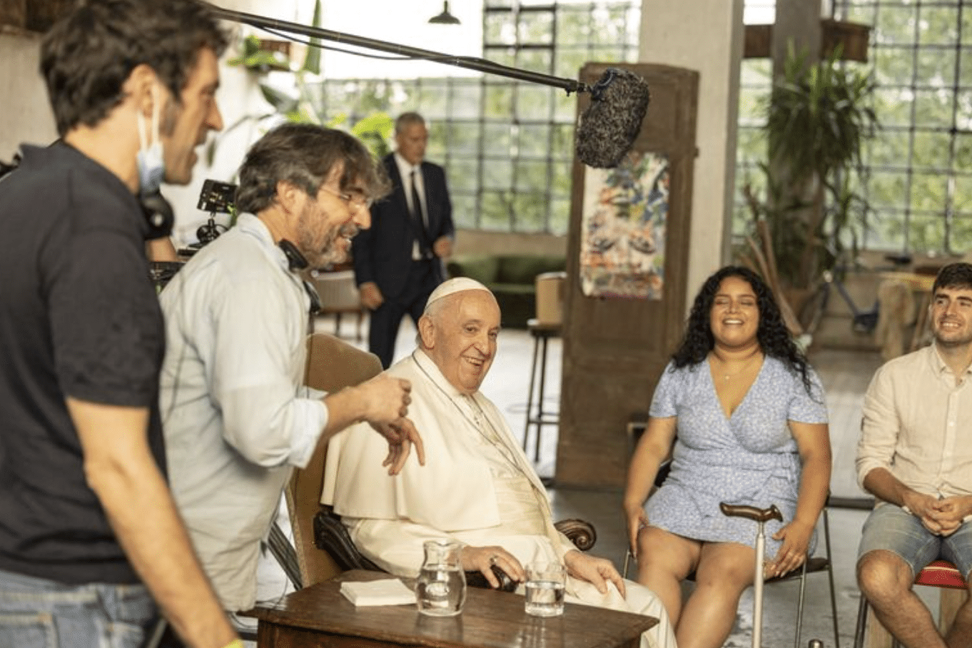 Papa Francisco responde a jóvenes de diferentes nacionalidades y culturas