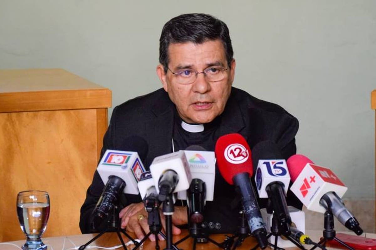Arzobispo mexicano sale ‘milagrosamente’ ileso de un ataque con cuchillo