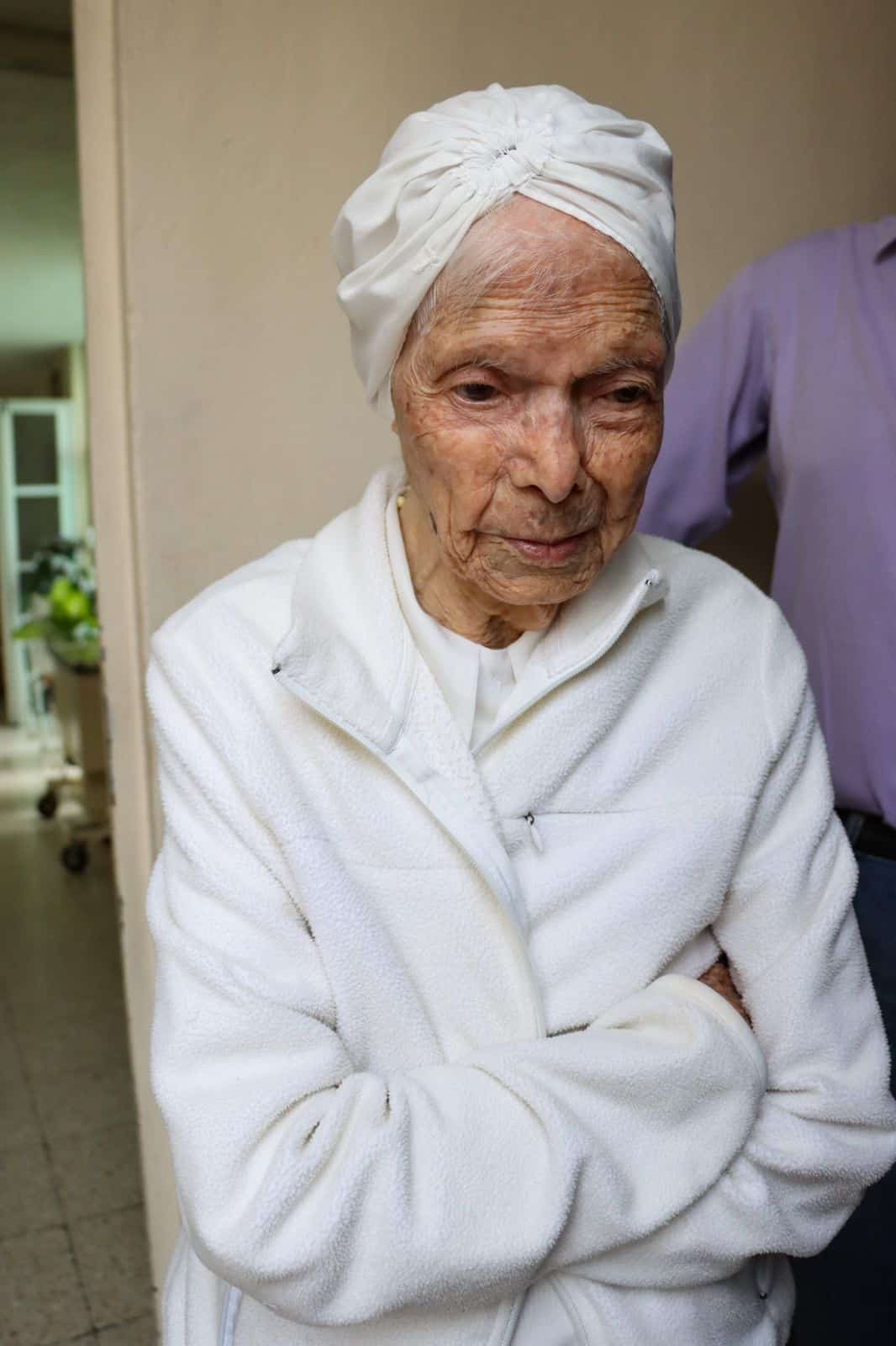 La hermana Guadalupe Murillo tiene 102 años de edad.