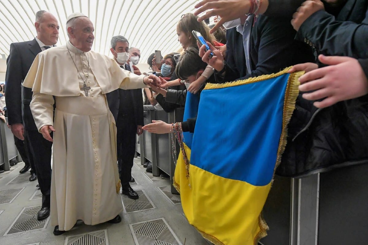 El Papa Francisco encarga a cardenal italiano realizar misión para la paz en Ucrania