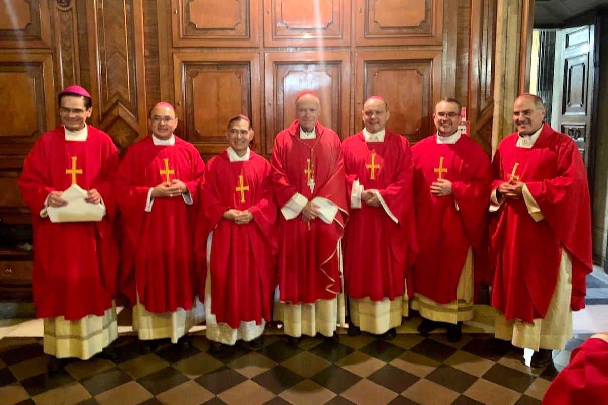 Cardenal Carlos Aguiar y sus Obispos Auxiliares