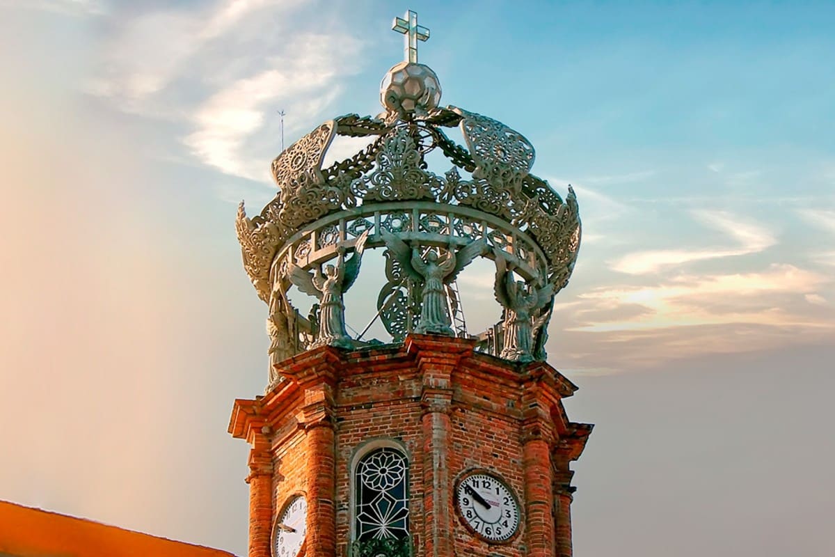 La iglesia coronada de Puerto Vallarta ¡Conócela!