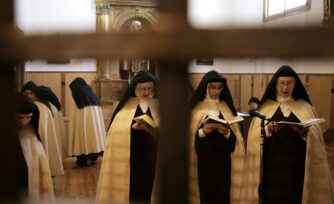 Estos son los únicos casos en que una religiosa de clausura puede salir del monasterio