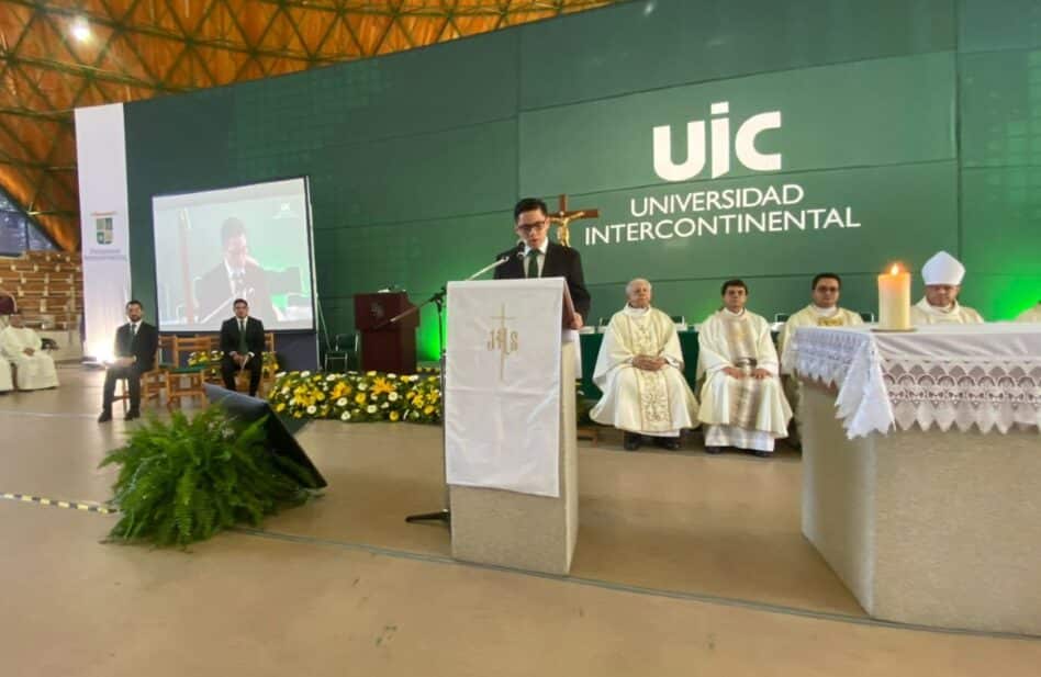 UIC presenta a su nuevo rector, al Mtro. Hugo Avendaño Contreras