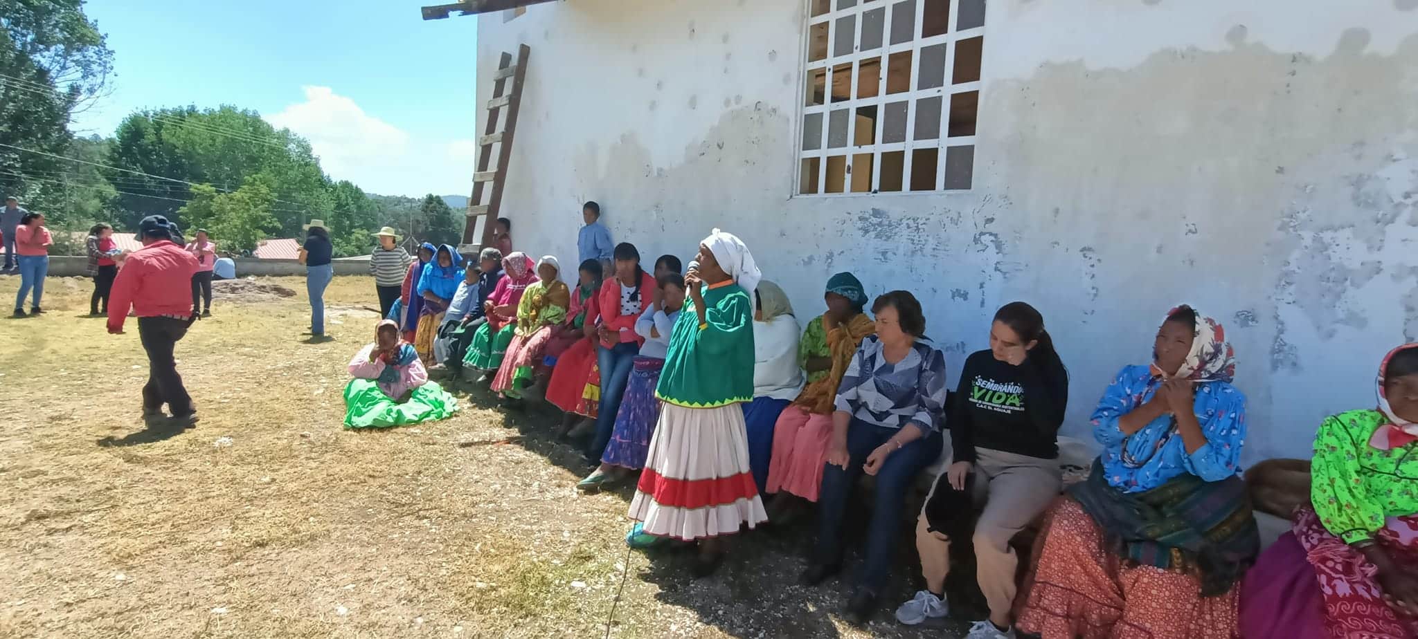 Los indígenas tarahumaras reconstruyeron su iglesia