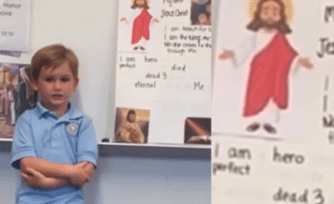 Niño elige a Jesús como su superhéroe favorito y sorprende a toda la clase