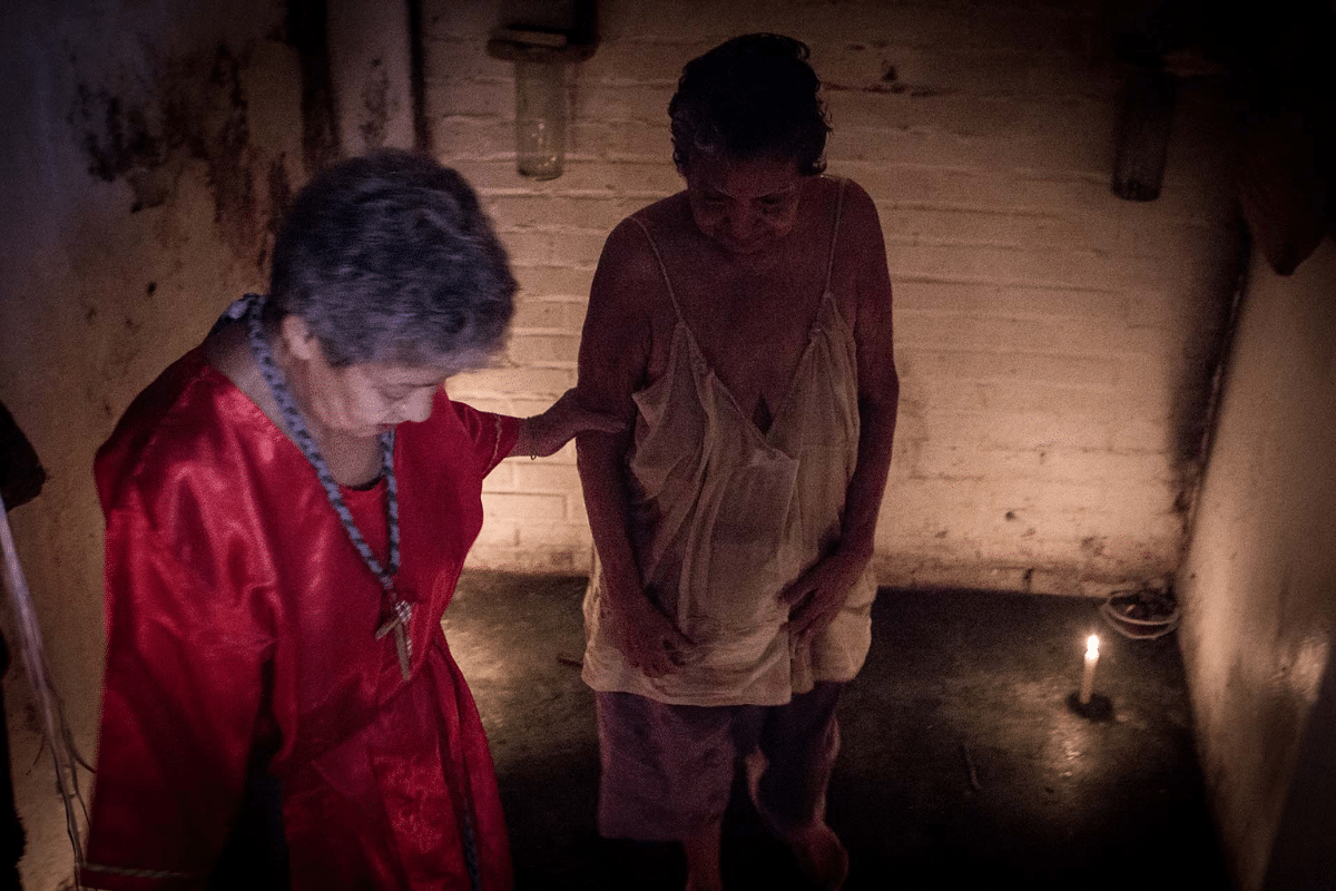Exorcista advierte de los riesgos espirituales de recurrir a los médiums