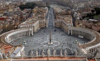 ¿Te gustaría vivir y trabajar en el Vaticano? ¡Esto es lo que debes saber!