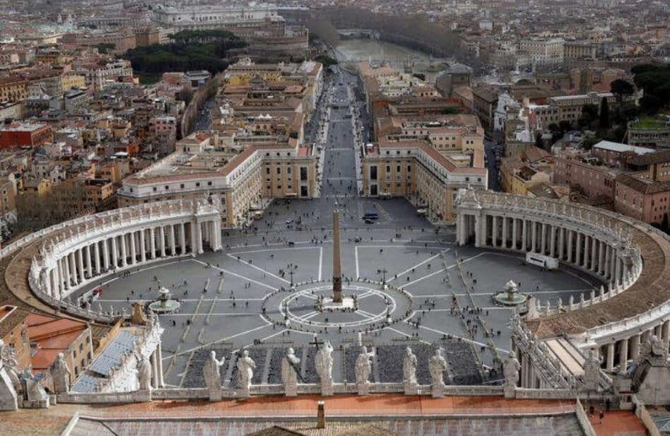 ¿Te gustaría vivir y trabajar en el Vaticano? ¡Esto es lo que debes saber!