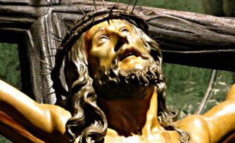 La leyenda del 'Cristo de El Cachorro' y una oración contra los que “apuñalan” por la espalda