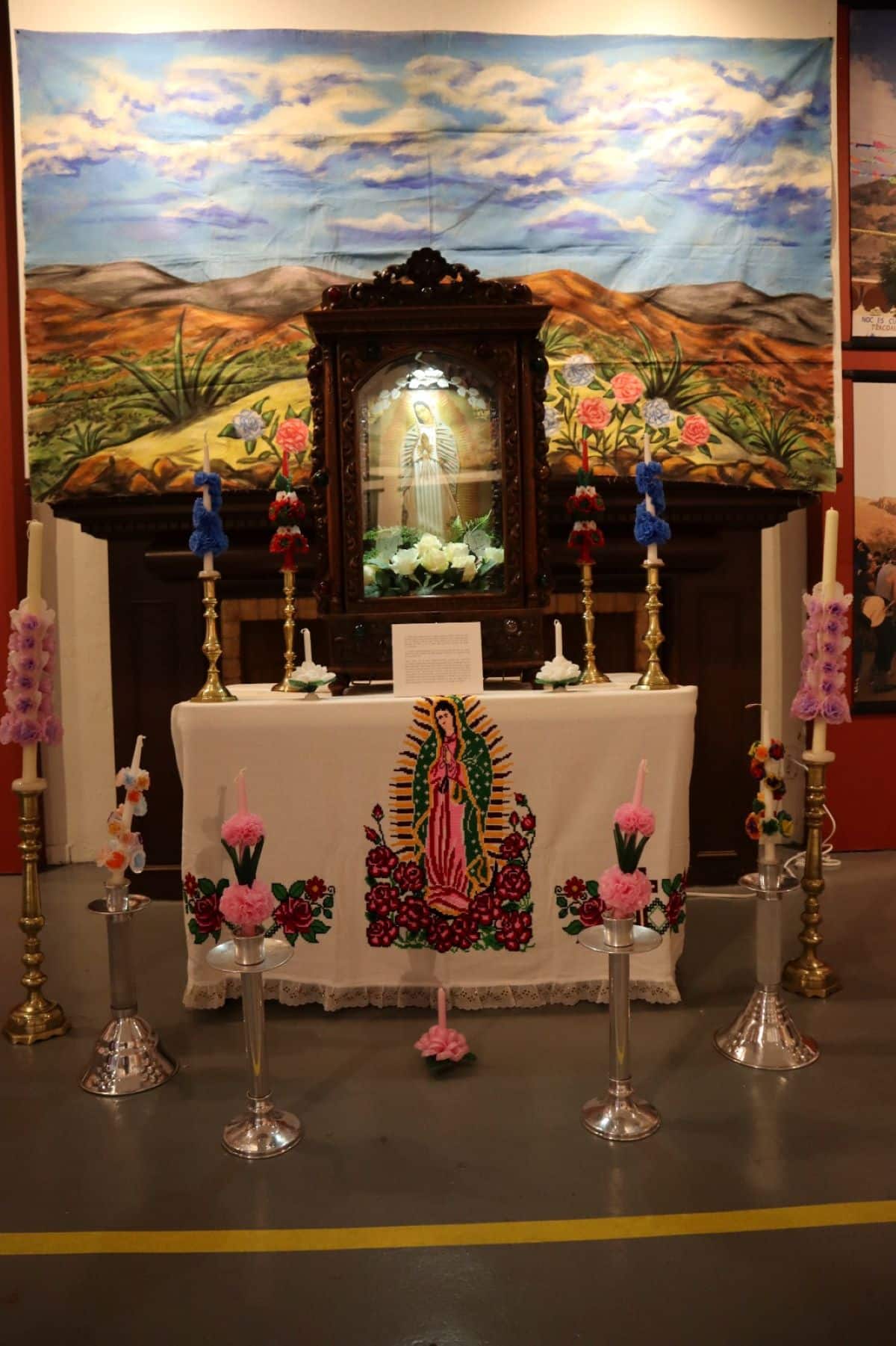 Visita la imagen de la Virgen de Guadalupe de 130 años