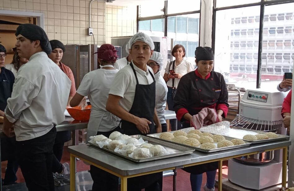 Iglesia ofrece Taller de Panadería para capacitar a jóvenes vulnerables