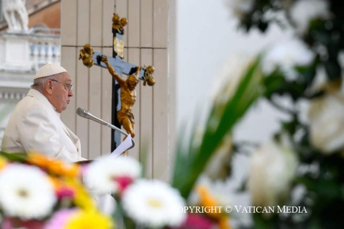 Justicia, virtud que previene el cáncer de la corrupción y erradica la violencia: Papa