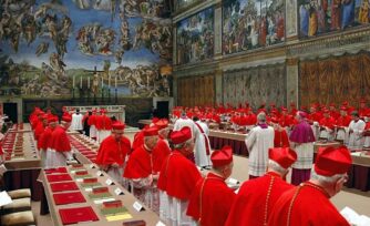 El Papa Francisco revela cómo algunos cardenales lo querían utilizar contra Benedicto XVI