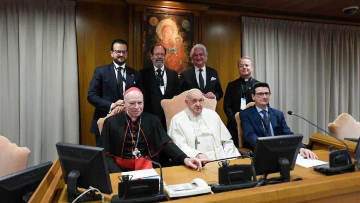 El Papa Francisco pone al Cardenal Aguiar al frente de una fundación de ayuda a los ancianos