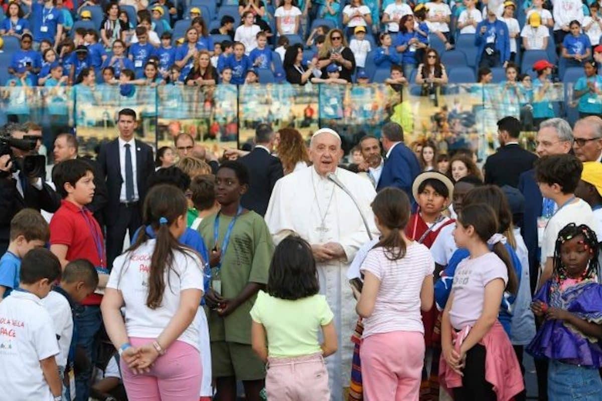 Primera Jornada Mundial de los Niños: el Papa Francisco responde a 10 curiosas preguntas de los pequeños