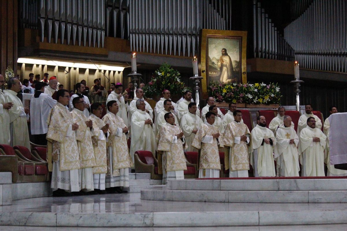 El Cardenal Carlos Aguiar ordena 7 nuevos diáconos para la Arquidiócesis de México