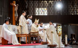 Arquidiócesis de México tiene 5 nuevos sacerdotes: el Cardenal Carlos Aguiar los alienta a amar como Cristo