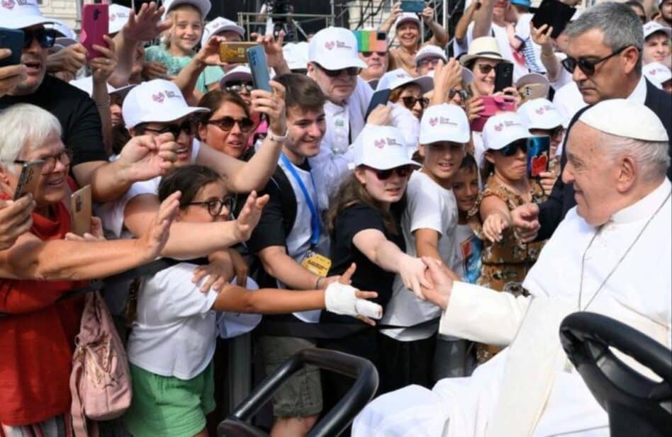 ¿Intentaron atentar contra el Papa? Encuentran pistola en maleta durante su visita a Trieste