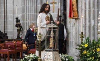 FOTOS: la reliquia de san Judas Tadeo llega a México, sigue su recorrido