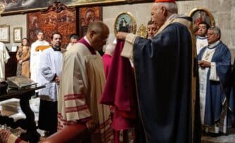 El cardenal Carlos Aguiar inviste a tres nuevos canónigos del Cabildo Metropolitano