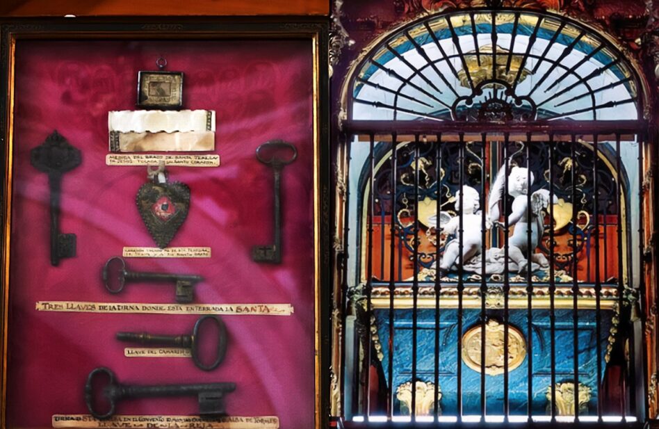 La rarísima combinación de 10 llaves que abre el sepulcro con el cuerpo incorrupto de Santa Teresa