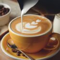 El curioso origen religioso del café capuchino