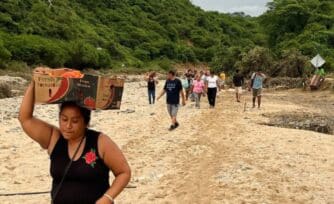 ¿Cómo y dónde ayudar a los damnificados del huracán John?