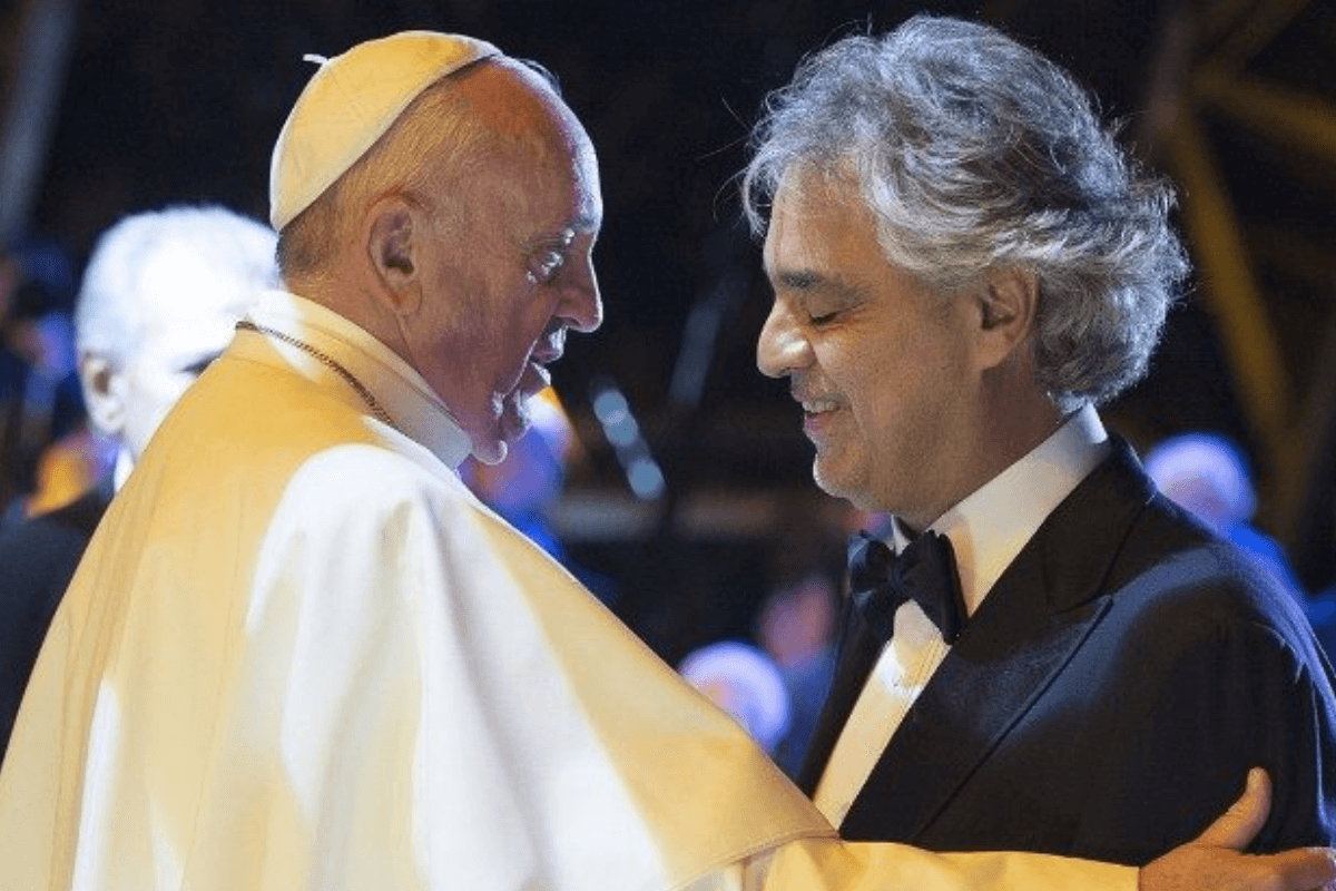 Andrea Bocelli es conocido por ser abiertamente católico