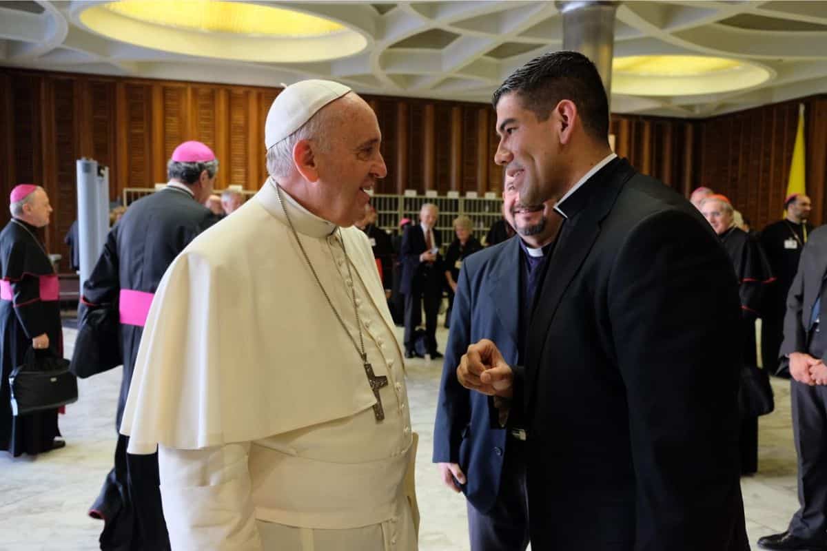 ¿Quién es el sacerdote mexicano llamado por el Papa para administrar el centro científico del Vaticano?