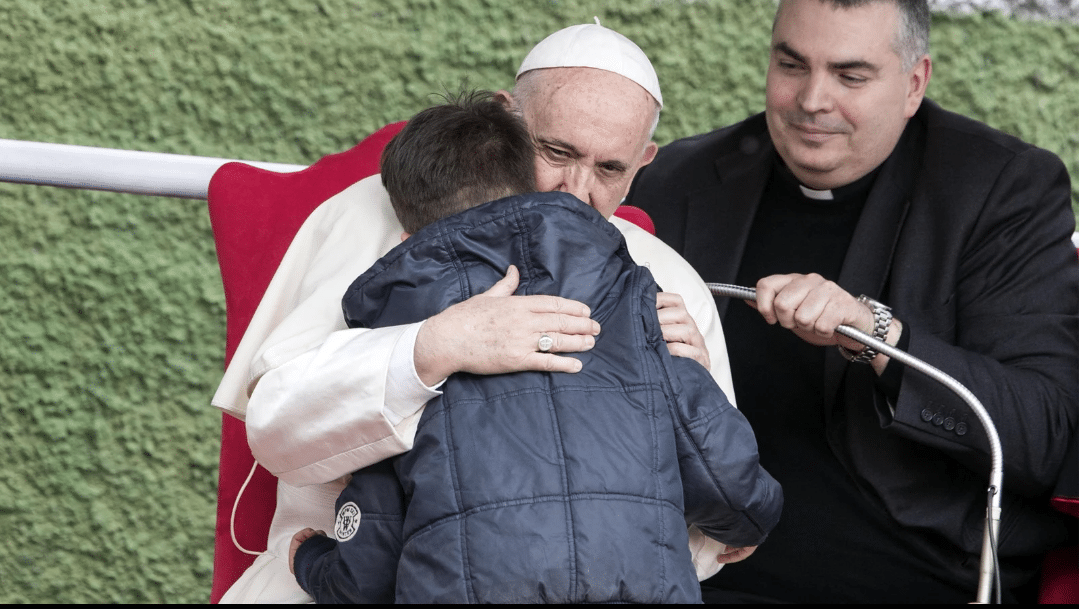 "Mi papá era ateo, pero buen hombre. ¿Está en el cielo?": Esto respondió el Papa