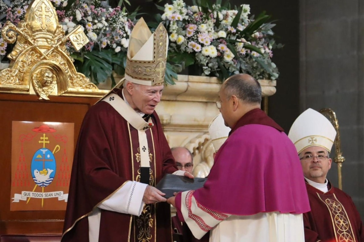 El Cardenal Aguiar firma el Decreto para crear la VIII Zona Pastoral de la Arquidiócesis de México