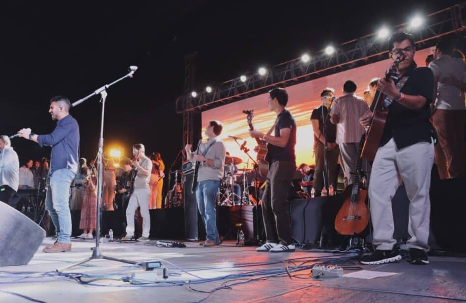 El primer concierto de Hakuna en México: un “huracán” en la Iglesia Católica