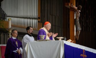 ¿Cómo cambia la liturgia para las misas tras la muerte del Papa Francisco?