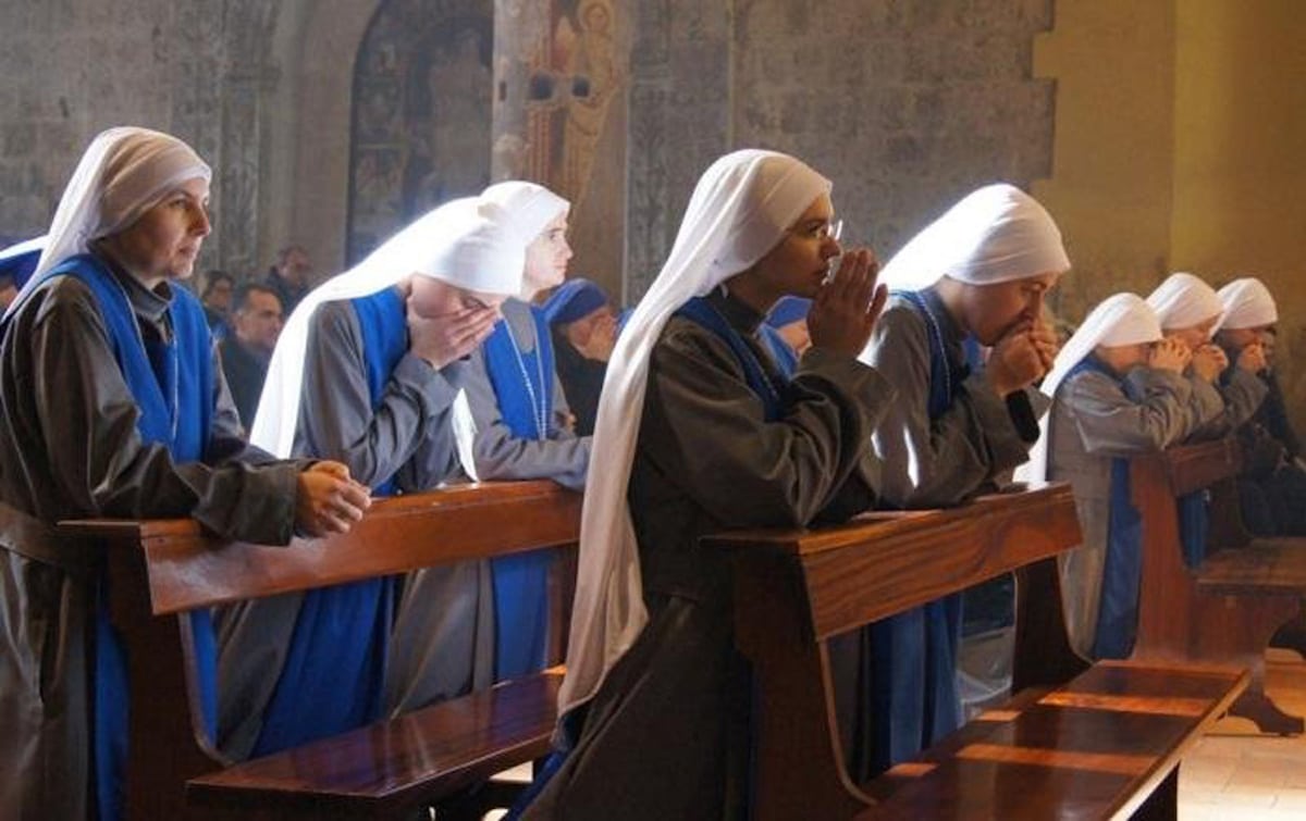 cuantas-veces-al-dia-rezan-las-monjas-de-vida-activa