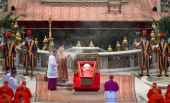 Los símbolos de las exequias del Papa Francisco