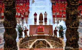 ¿Cuál es el rito que se sigue para el entierro del Papa Francisco?