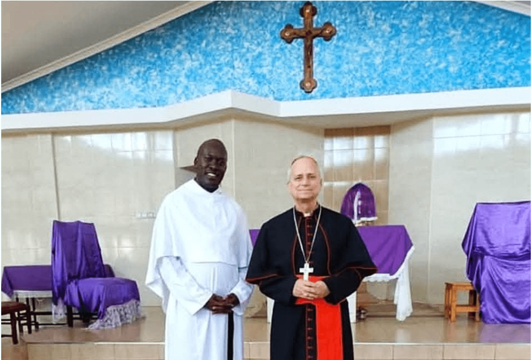 Robert Prevost como cardenal en Kenia.