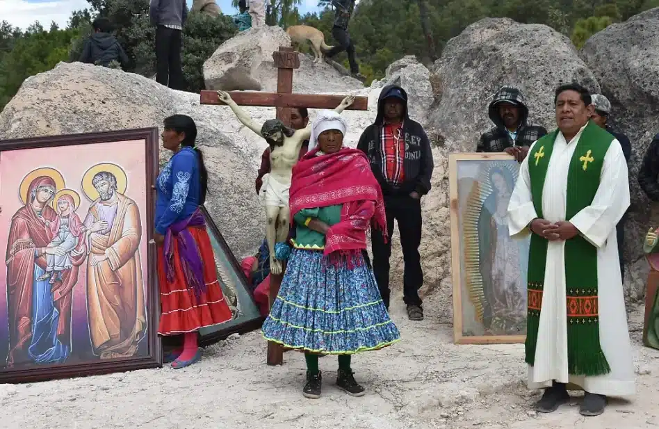 “Estamos en riesgo, pero Dios nos llama a dar la vida”: padre Urzúa, párroco de la Tarahumara