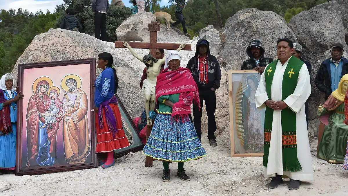 “Estamos en riesgo, pero Dios nos llama a dar la vida”: padre Urzúa, párroco de la Tarahumara