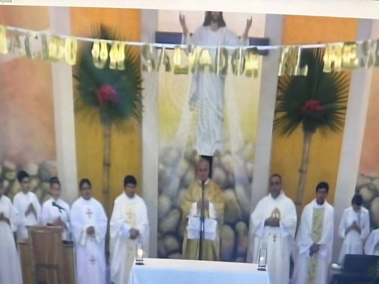 El Papa León XIV preside una Misa en 2012 en glesia Nuestra Señora del Carmen en Cofradía, Cortés, Honduras.
