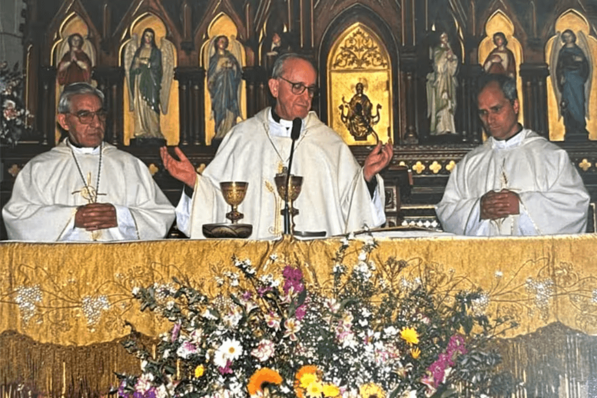 papa francisco papa león XIV