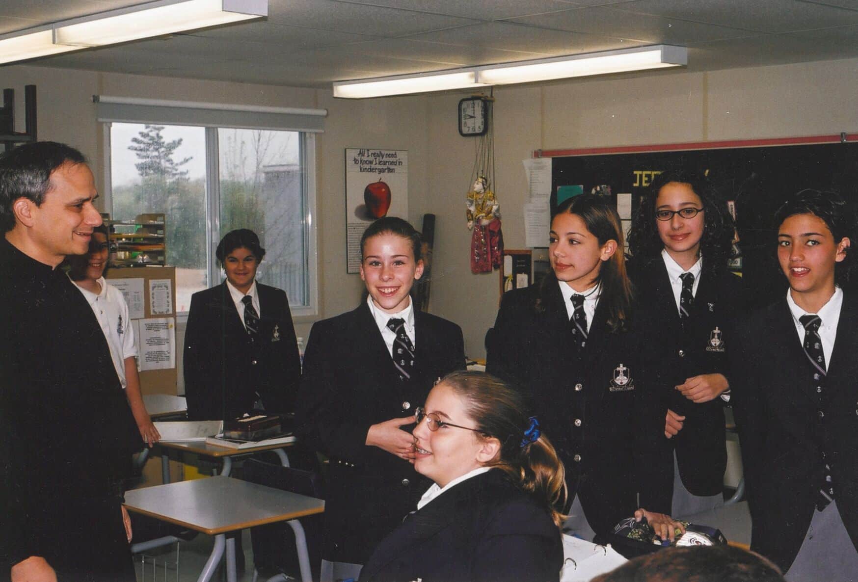 El entonces padre Robert Prevost en un colegio agustiniano en Toronto, Canadá. Foto: Colegio Villanova