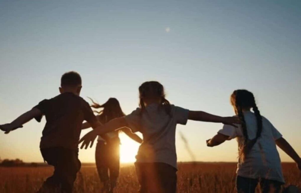 niños aprender el valor de la amistad