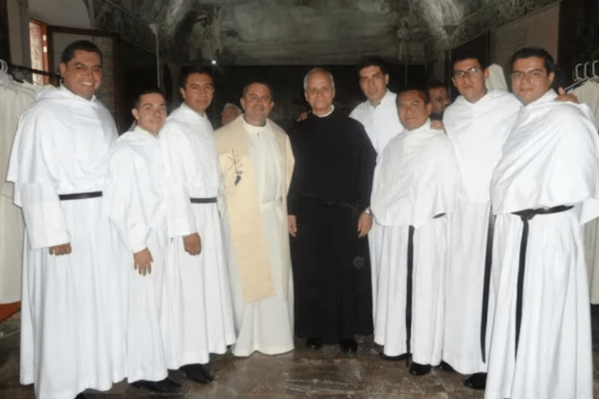 Robert Prevost, hoy Papa León XIV, en la Pinacoteca de San Agustín en Morelia, Michoacán. Foto: Arquidiócesis de Morelia