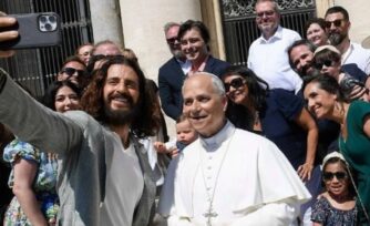 ‘Jesús’, de The Chosen, se reúne con el Papa León XIV en el Vaticano