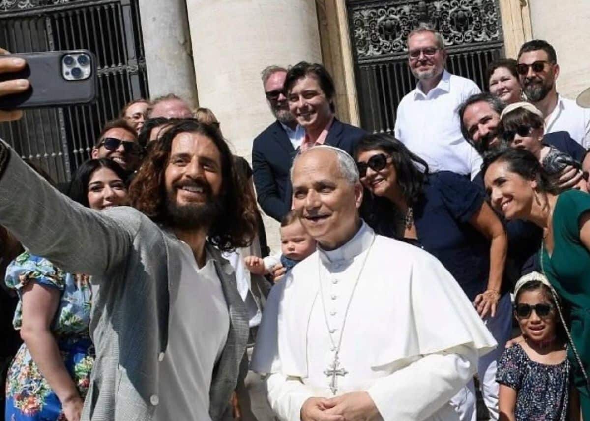‘Jesús’, de The Chosen, se reúne con el Papa León XIV en el Vaticano