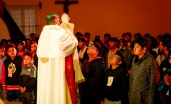 ¿Qué hacer cuando un joven dice “creo en Dios, no en la Iglesia”?