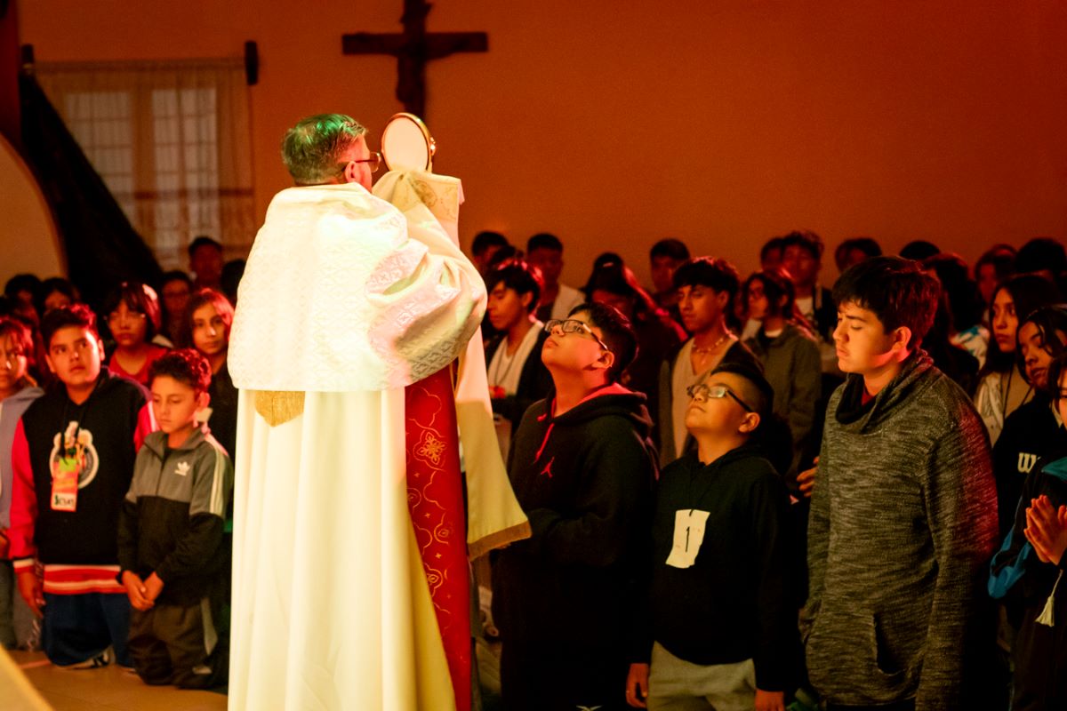 ¿Qué hacer cuando un joven dice “creo en Dios, no en la Iglesia”?